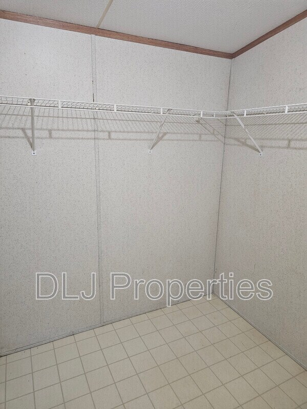 Building Photo - 957 Eslinger Ct