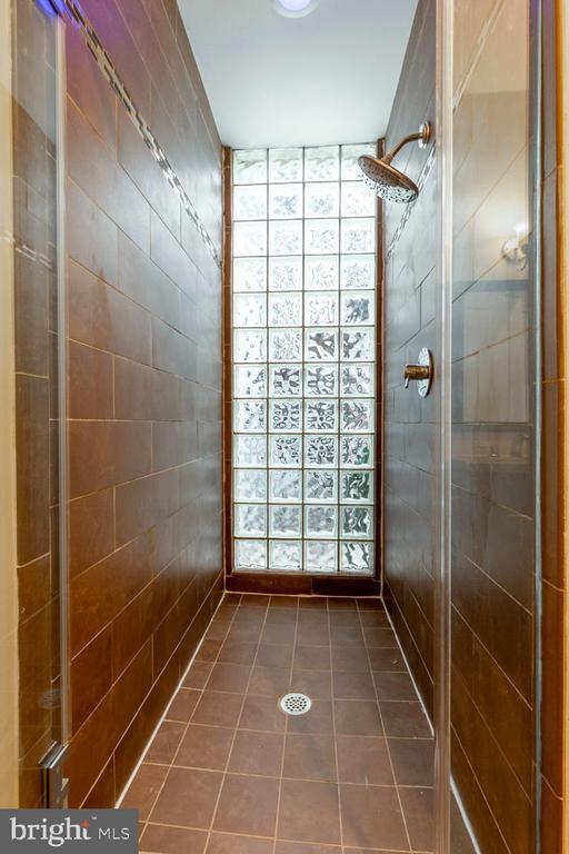 Building Photo - 838 N 15th St