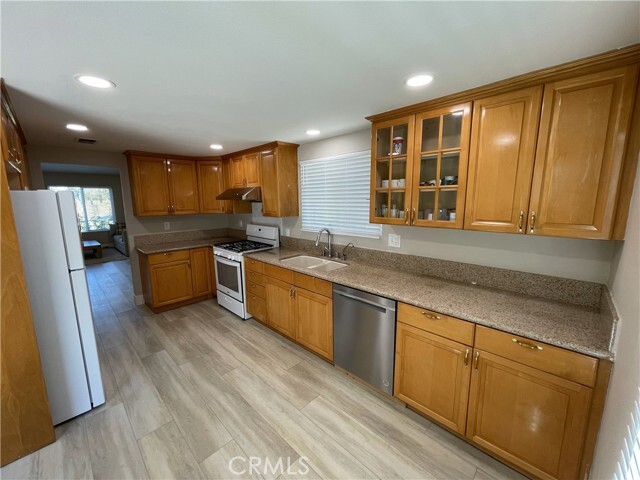 Building Photo - 916 Clear Creek Canyon Dr