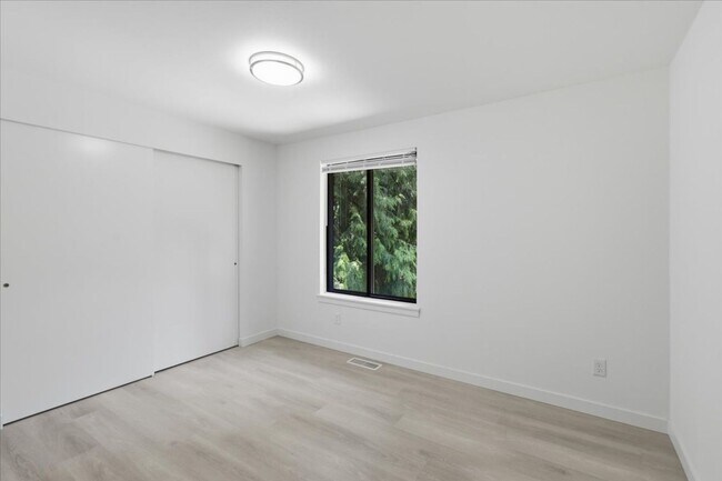 Building Photo - 4bd/2.25ba Kirkland Home