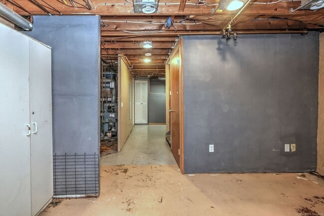 Building Photo - 55 Lantern Park Dr