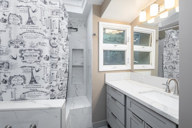 Building Photo - 3270 Huelani Dr