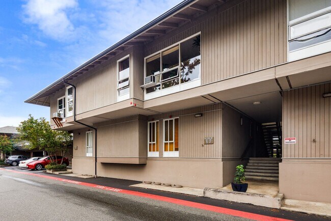 Building Photo - 922 100th Ave NE