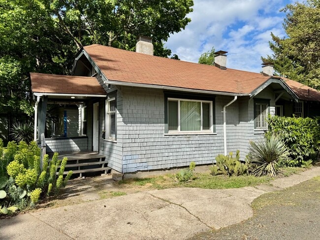 Building Photo - Updated Unit Just Two Blocks From OSU Campus