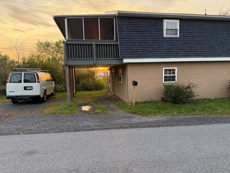 Building Photo - 104 Zimmerman Ln
