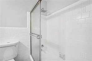 Building Photo - 5560 Kingsport Dr