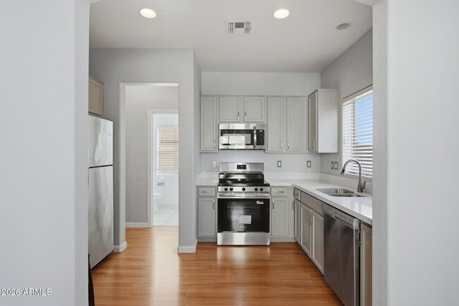 Building Photo - 4678 E Redfield Rd