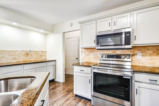 Building Photo - 3378 Poplar Hill