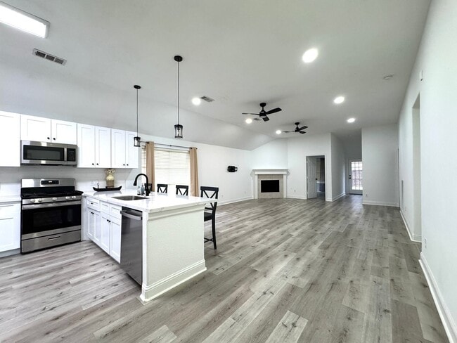Building Photo - 3265 Jessica Ct
