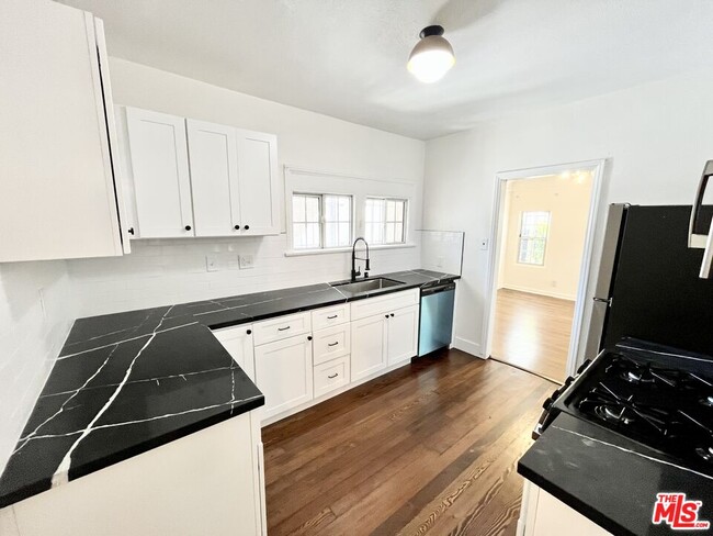 Building Photo - 1268 S Highland Ave