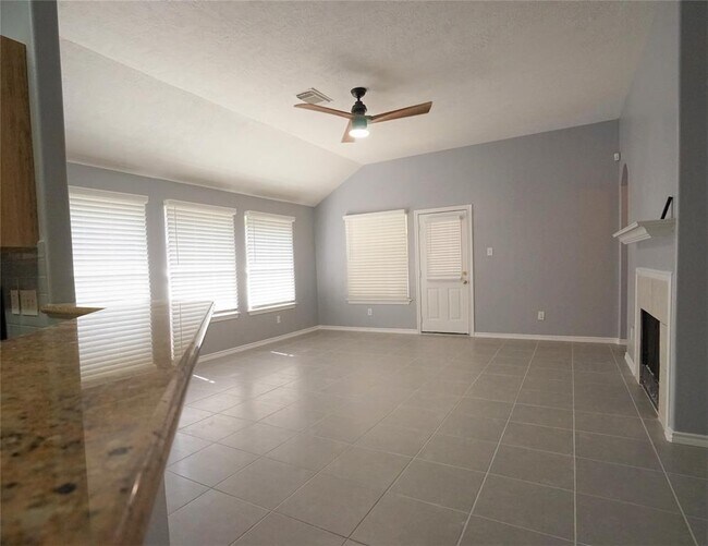 Building Photo - 106 S Abram Cir