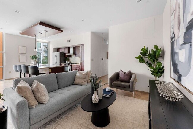 Building Photo - Sophisticated Living on Barton Springs
