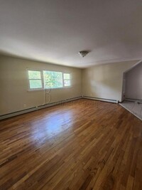 Building Photo - 3 bedroom in BRONX NY 10465