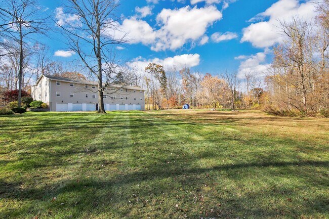 Building Photo - Andover, CT- One bedroom one bath apt in a gorgeous country setting.  It is time for a new start!