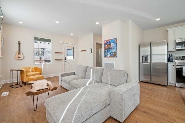 Building Photo - 24 Sawyer St