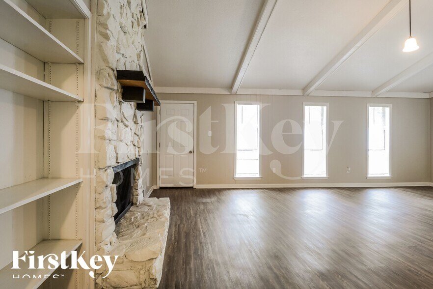 Building Photo - 6030 Elk Grove Rd