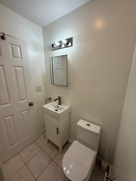 Building Photo - 6 A Marlyn Dr