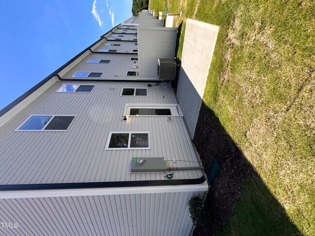 Building Photo - 52 Camel Crazies Pl