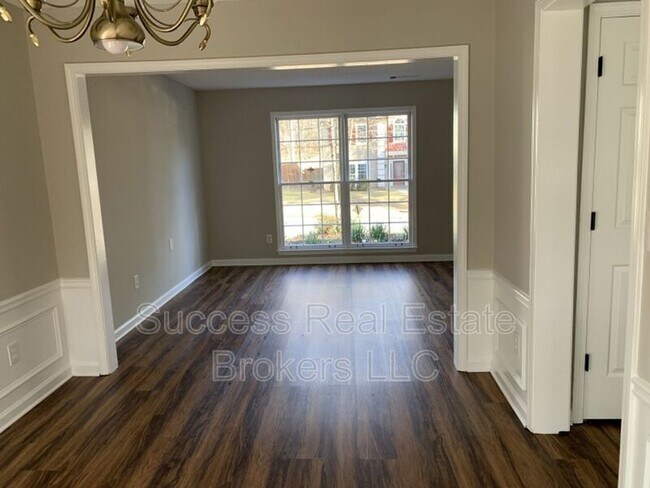Building Photo - 11020 Egmont Dr