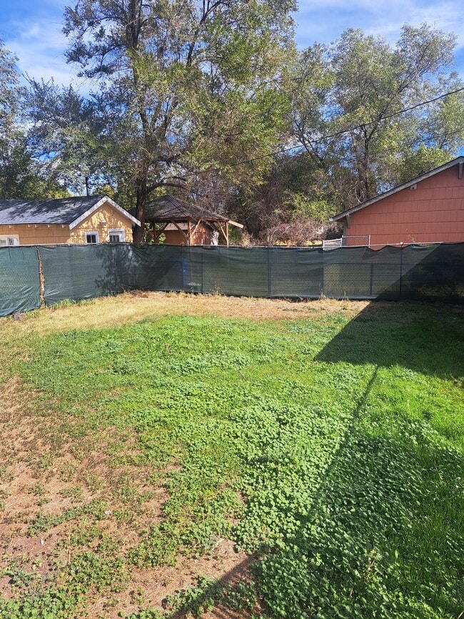 Building Photo - 104 N Farr Rd