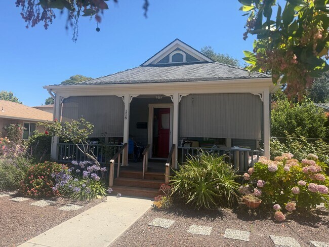 Building Photo - COMING SOON! Charming 2 Bedroom home with sunroom/office & spacious yard