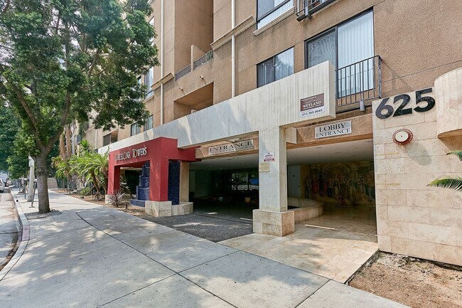 Building Photo - Spacious 2 Bed 2 Bath Condominium In K-Town