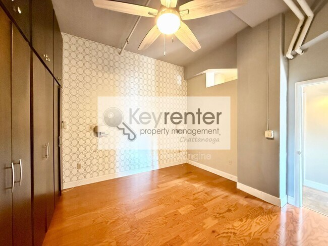 Building Photo - 1301 Market St