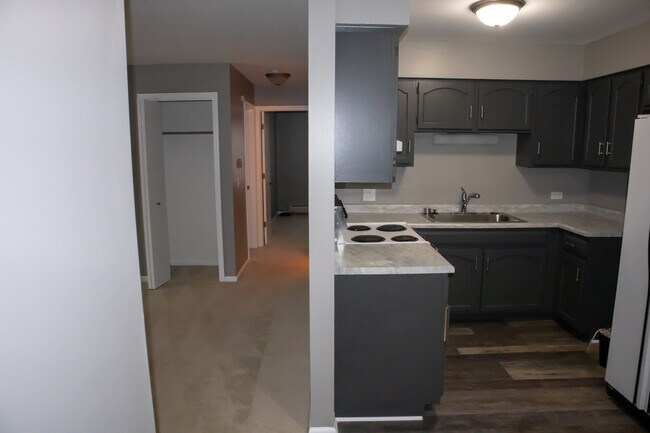 Building Photo - 15858 W Marie Ave