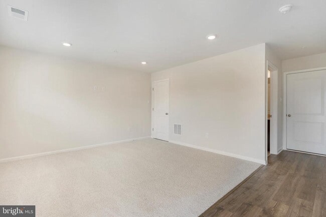 Building Photo - 572 Union St