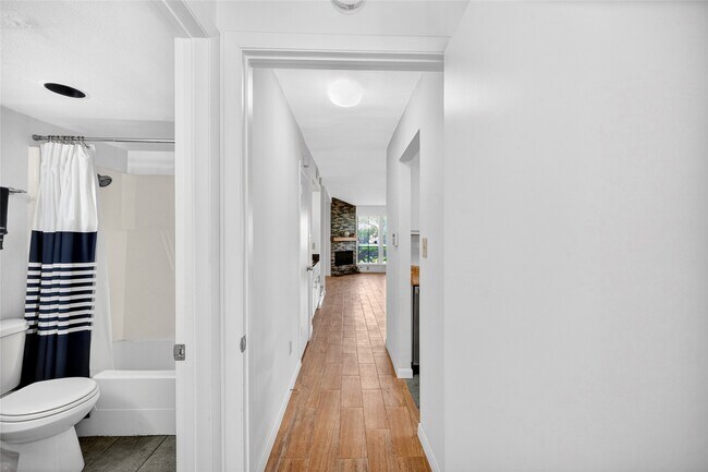 Building Photo - 5000 Milwee St