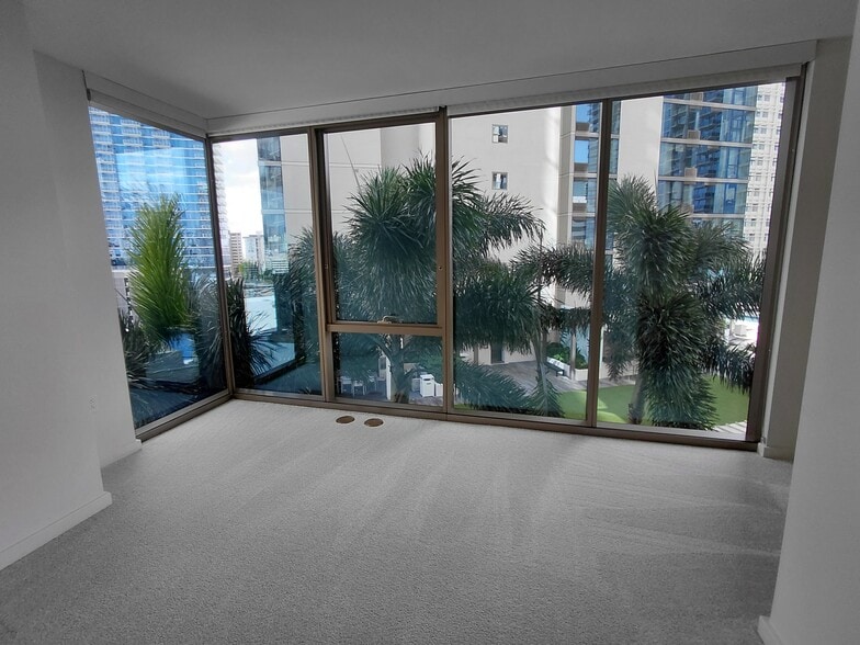 Building Photo - 1388 Kapiolani Blvd