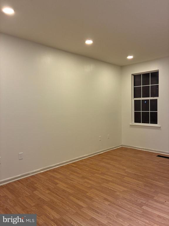 Building Photo - 46 Reading Ave