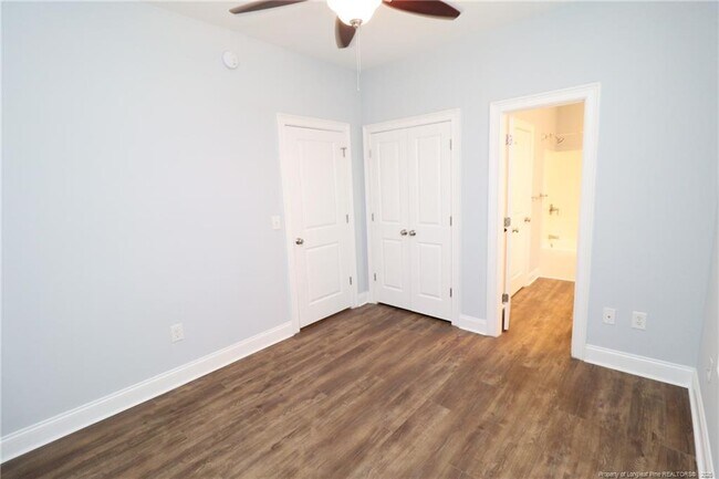 Building Photo - 5013 Sunny Creek Ln