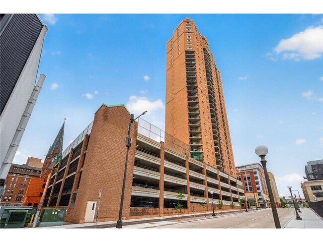 Building Photo - 78 10th St E