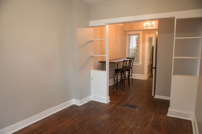 Building Photo - 307 Muench St