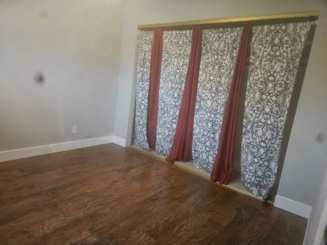 Building Photo - ro19300 Mountain Meadow South