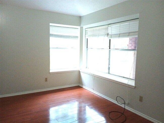 Building Photo - 16355 Flint Run Way