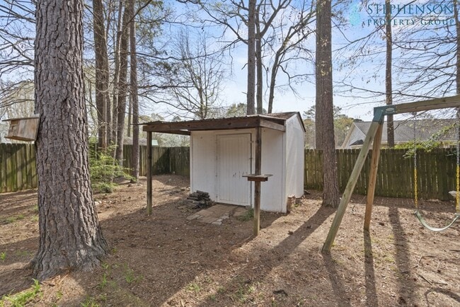 Building Photo - Chapin home