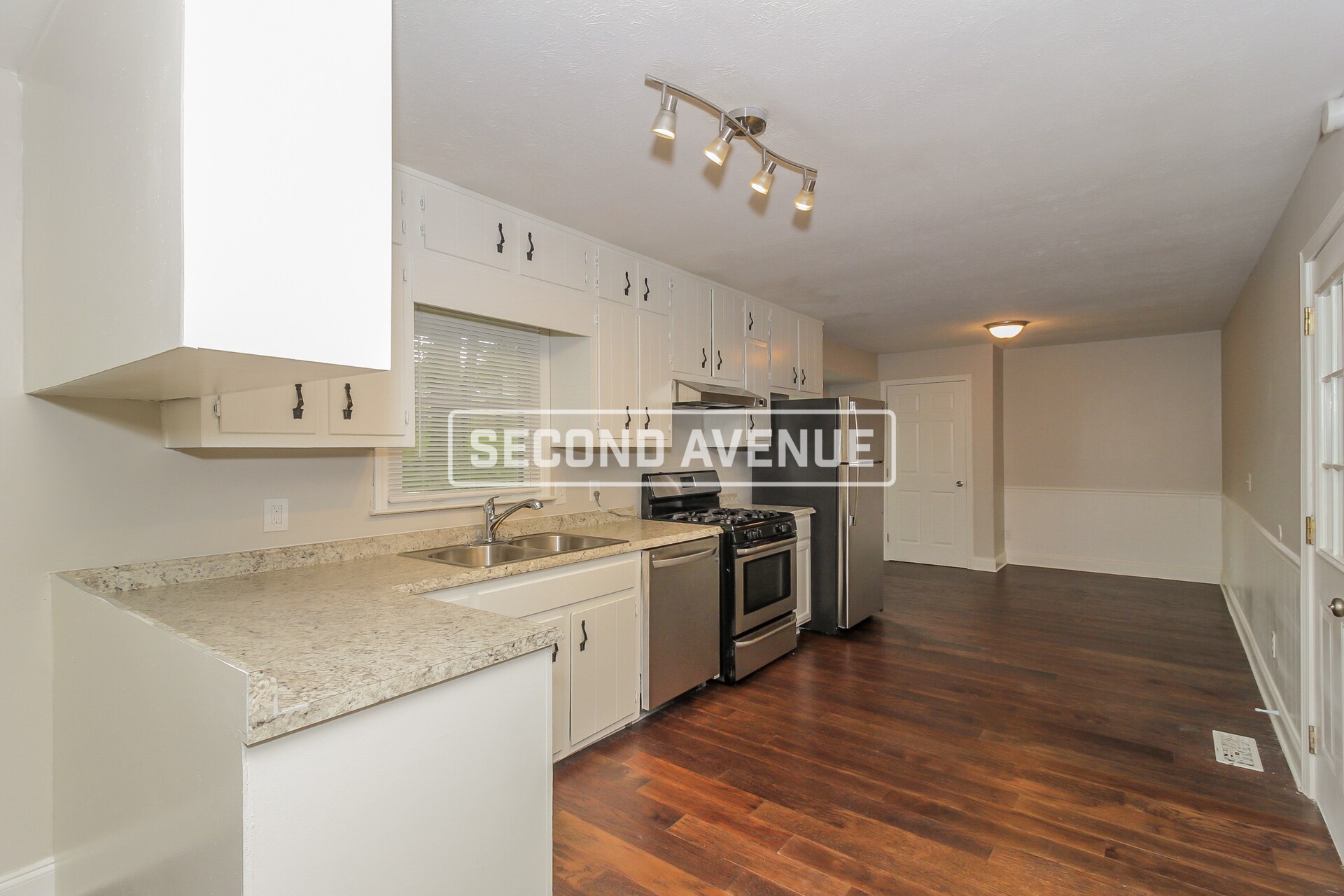 Building Photo - 67 Red Oak Dr