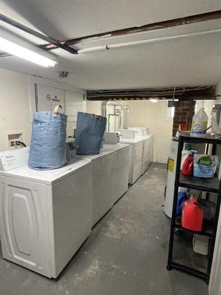 Building Photo - 385 Columbia St