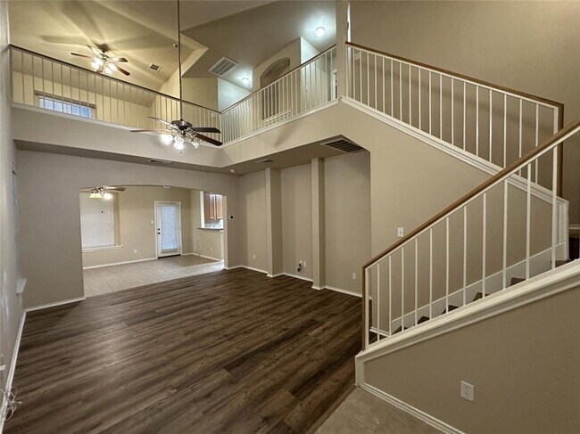 Building Photo - 10214 Maydelle Dr