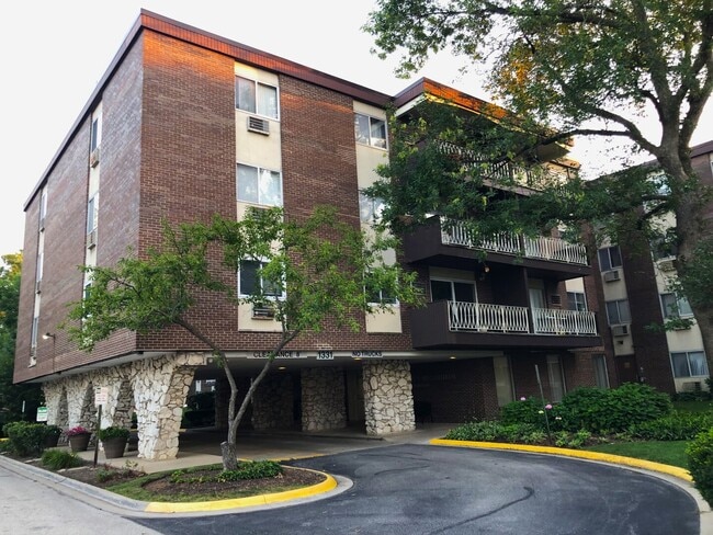 Primary Photo - 1331 S Finley Rd