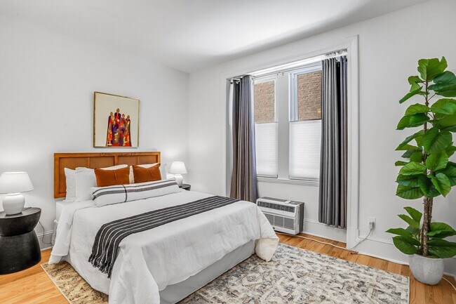 Building Photo - Mt. Pleasant Condo | 2 Bed | 2 Bath | 1,250 Sf