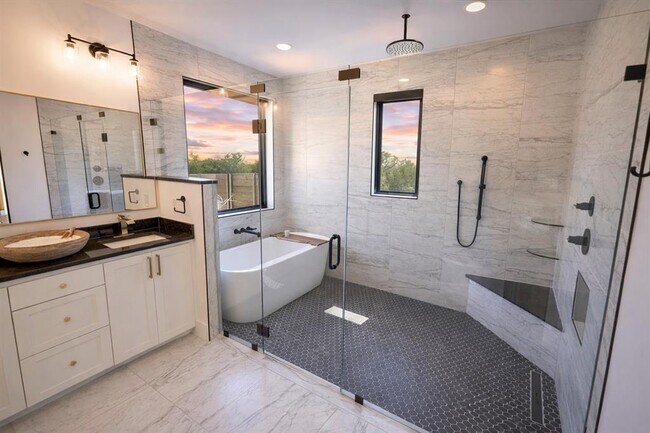 Building Photo - 8501 Bronco Ln