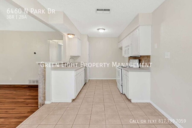 Building Photo - 6460 N Park Dr