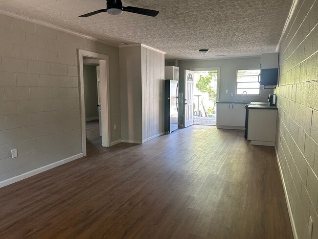 Building Photo - 13 Richard Allen Dr