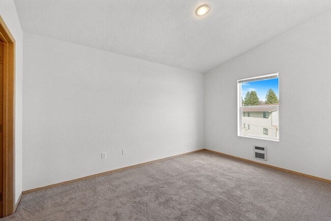 Building Photo - South Valley Four-Plex Unit #3 for Rent