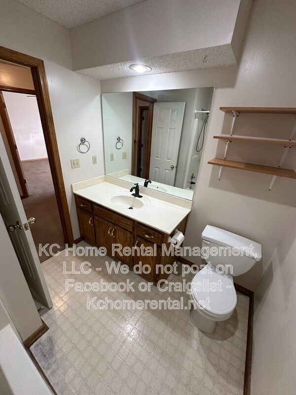 Building Photo - 766 Spring Cir