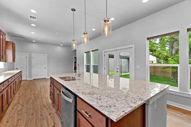 Building Photo - 100 Bryson Bend