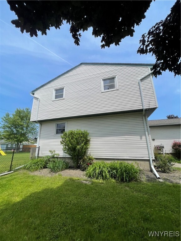 Building Photo - 152 Argus Dr